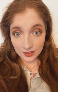 Sarah_photo.jpg